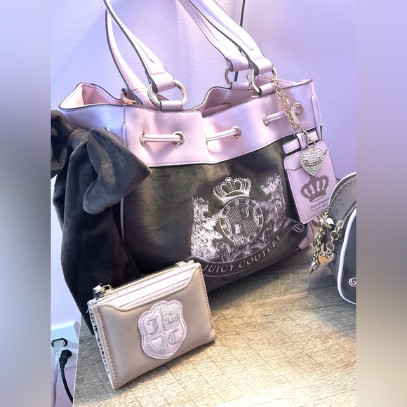 Juicy Couture Black and Pink Tote Set - Picture 12 of 13